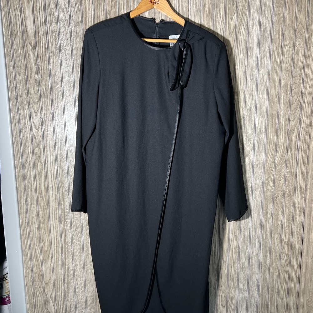 Vintage 90’s Black Long Sleeve Bow Panel Embellished Classic LBD Midi Dress